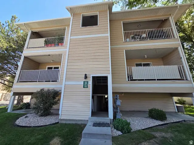 830 E Gatewood Dr S, Sandy, UT 84094 - #2
