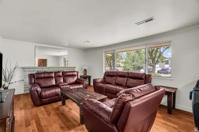 1261 E Chevy Chase Dr S, Salt Lake City, UT 84117 - #3