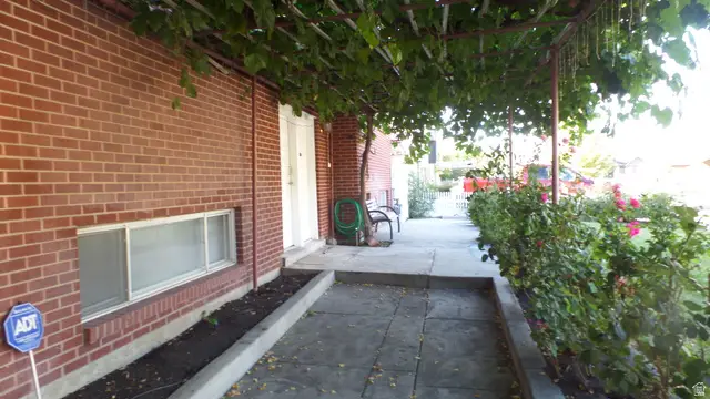 4932 S Pinehill Dr, Murray, UT 84107 - #3