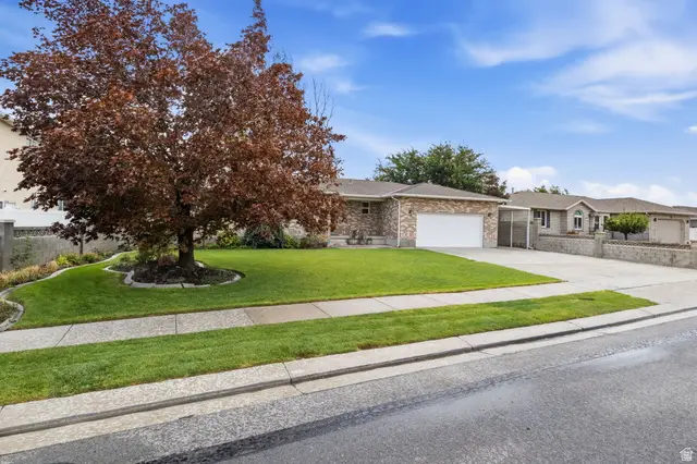 9477 S Kirkside Dr W, South Jordan, UT 84009 - #3