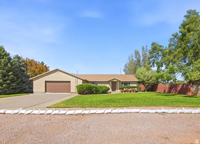 90 Center St, Meadow, UT 84644 - #1