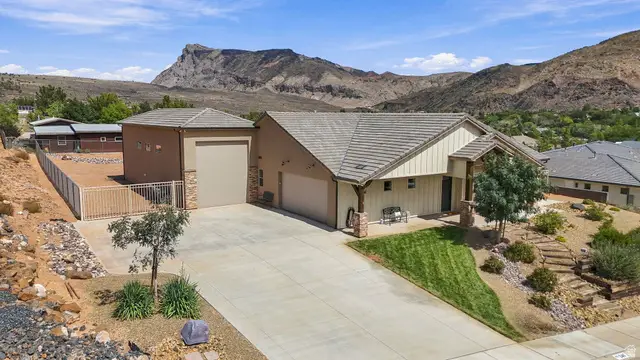 346 W Center St, Toquerville, UT 84774 - #2