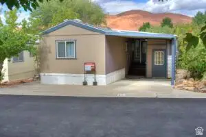 128 Overlook Dr, Hurricane, UT 84737 - #1