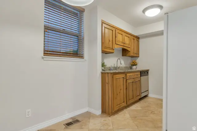 1833 S Paschal Cir E, Salt Lake City, UT 84108 - #3