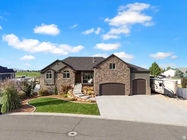4863 Jacquelyn Park Ln, Taylor, UT 84401 - #1