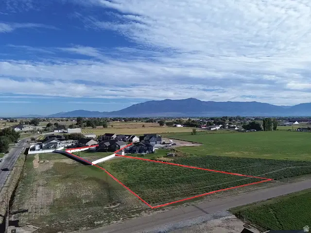 4863 Jacquelyn Park Ln, Taylor, UT 84401 - #2