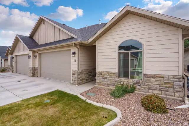 1121 S Cedar Knolls Dr #12, Cedar City, UT 84720 - #3