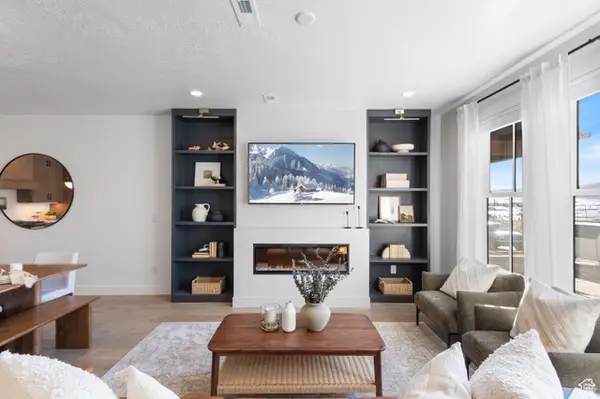 6953 W Gravel Cross Way S #315, West Jordan, UT 84081