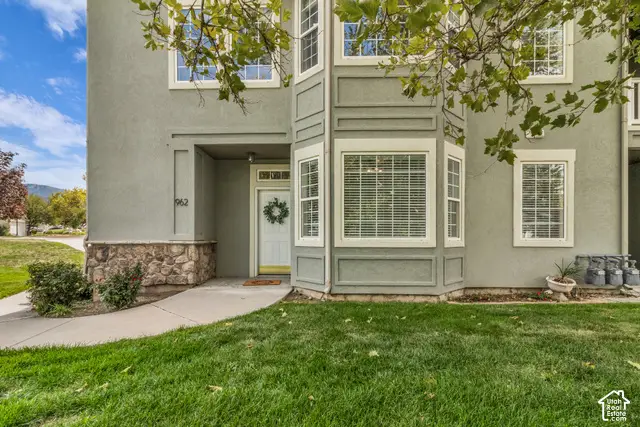 962 S Courtyard Ln, Centerville, UT 84014 - #2