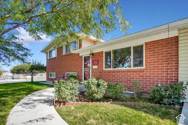 698 N Parkway Ave, Tooele, UT 84074 - #2