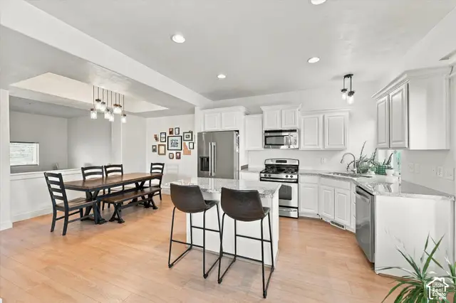 1058 E Garden Bend Pl S, Sandy, UT 84094 - #3