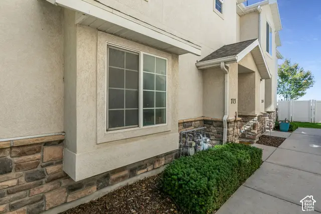 713 W Buckingham Dr, North Salt Lake, UT 84054 - #2