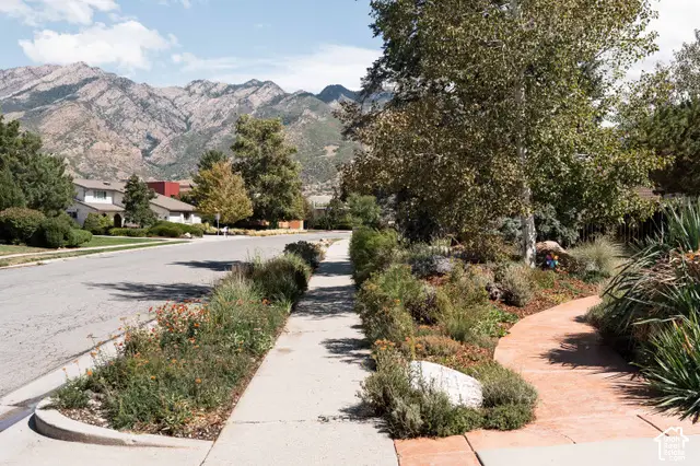2582 E Cavalier Dr S, Cottonwood Heights, UT 84121 - #3