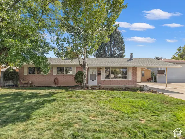 2058 E Rolling Knolls Way S, Cottonwood Heights, UT 84121 - #1