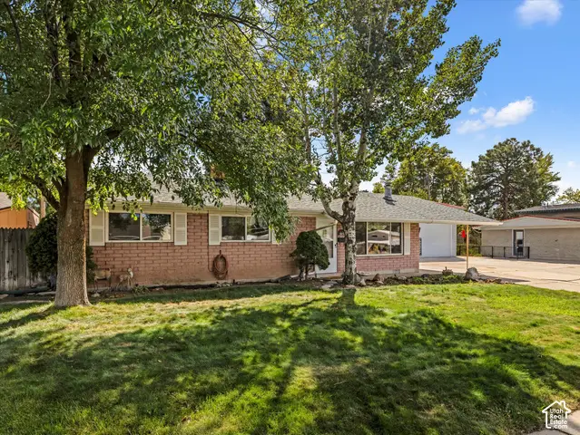 2058 E Rolling Knolls Way S, Cottonwood Heights, UT 84121 - #3