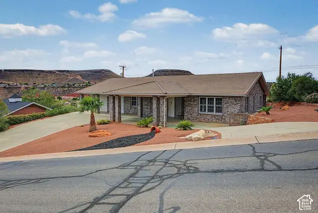 339 W Sandstone Cir, Saint George, UT 84770 - #2