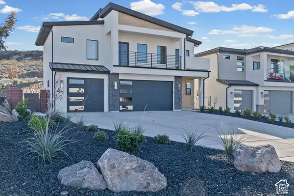 690 E Desert Cactus Dr, Washington, UT 84780