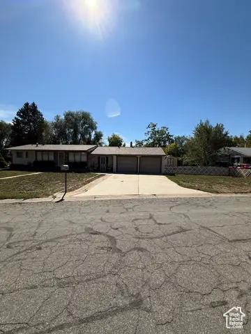 220 Glen Pl, Layton, UT 84041 - #1