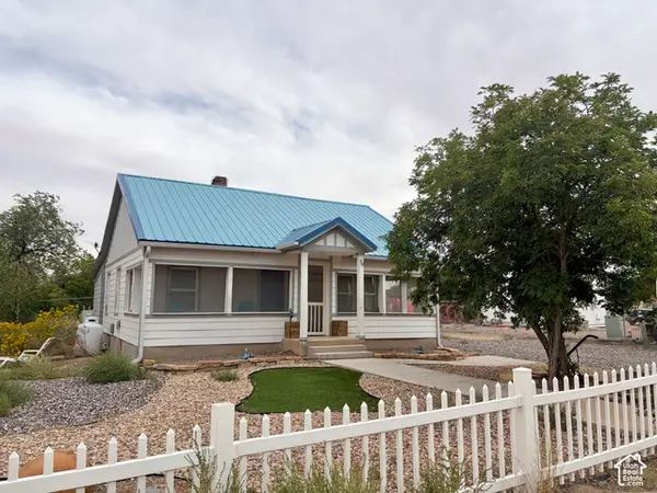 70 N 100 W, Hanksville, UT 84734
