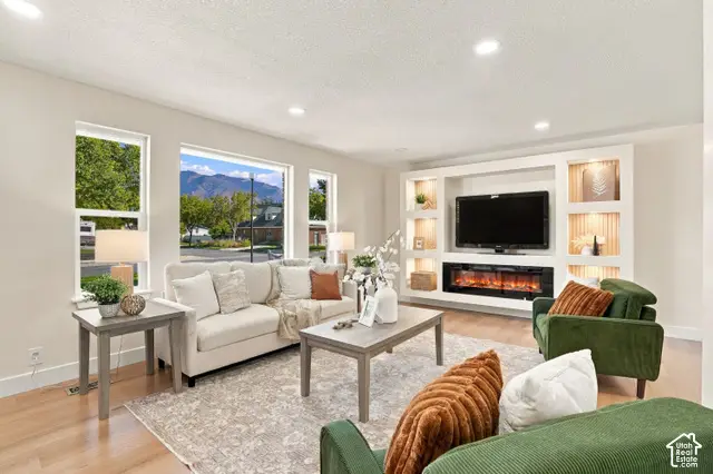 10866 S Savannah Dr, Sandy, UT 84094 - #2