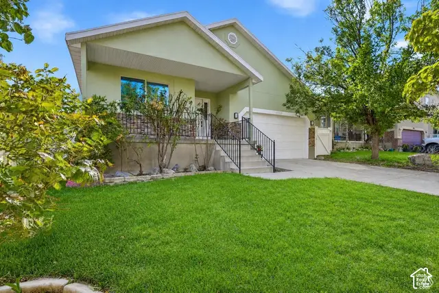 4939 W Berry Creek Dr, Riverton, UT 84096 - #2