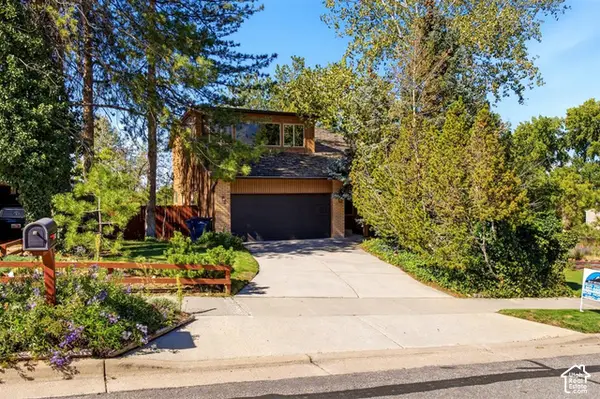 9632 S Eastdell Dr, Sandy, UT 84092