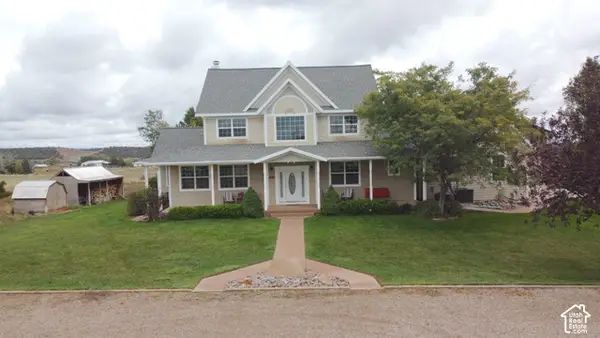 1690 N Pinion Ridge Dr, Blanding, UT 84511