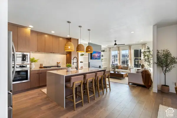 7228 S Nightshade Way W #300, West Jordan, UT 84081