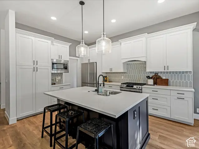 9422 S Spring Willow Cir, South Jordan, UT 84095 - #3