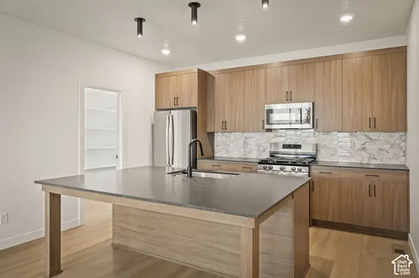 4046 S Sandridge Dr #7, Roy, UT 84067