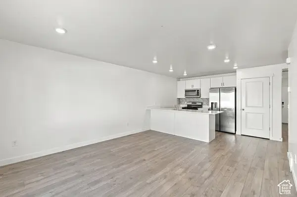 1156 E Trident Dr, Saratoga Springs, UT 84045