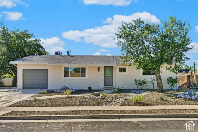 351 N Saguaro Dr, Washington, UT 84780 - #1