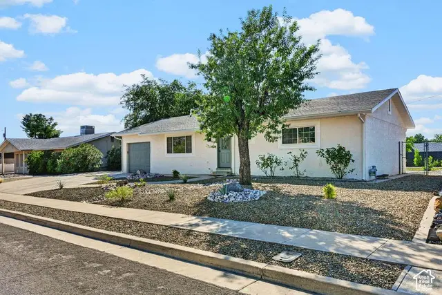 351 N Saguaro Dr, Washington, UT 84780 - #3