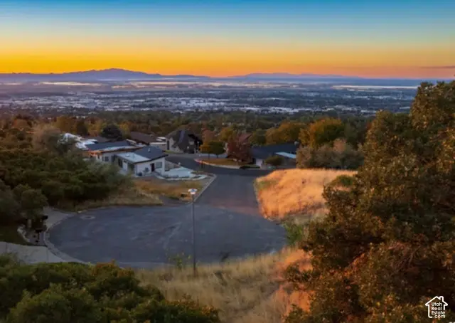 3721 S Oakridge Ct E, Bountiful, UT 84010 - #3