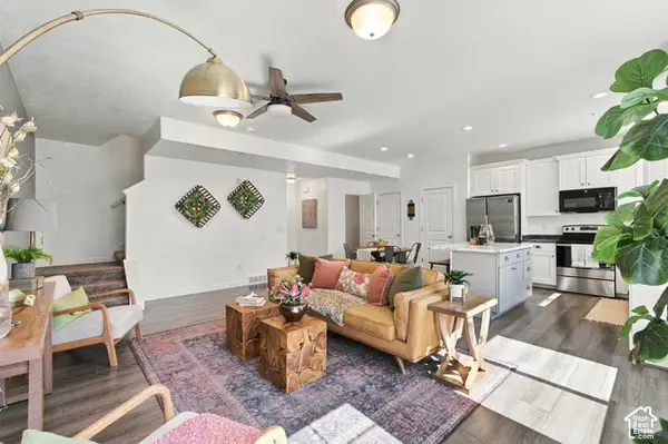 4212 W Bison Park Ct, Riverton, UT 84096