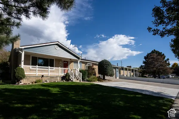 8613 S Vaquero Dr E, Sandy, UT 84094