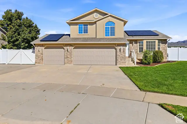 323 E 1375 N, Layton, UT 84041 - #1
