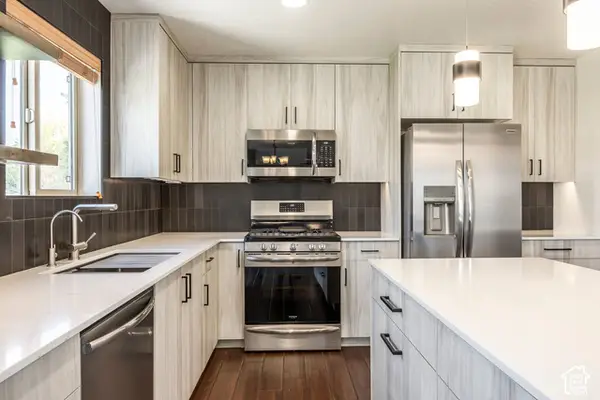 5705 N Narrow Leaf Ct, Summit Park, UT 84098