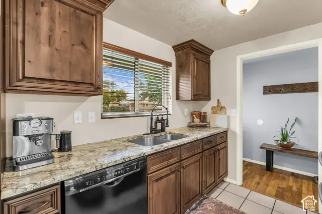 116 W 250 S, Kaysville, UT 84037 - #3