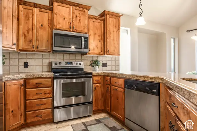 10771 N Village Dr, Highland, UT 84003 - #3
