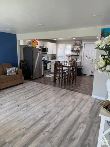 40 Zircon Cir, Layton, UT 84041 - #3