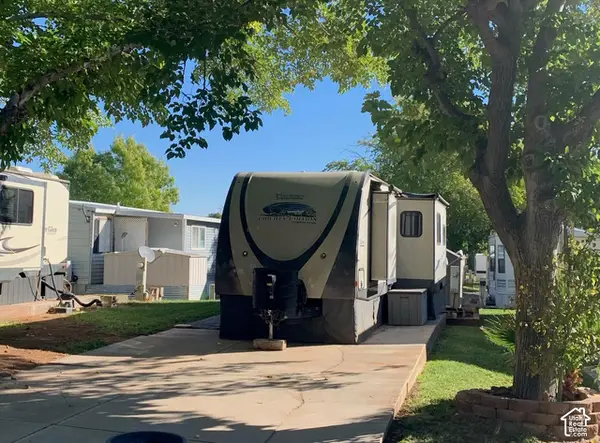 1150 W Red Hills Pkwy #37, Washington, UT 84780