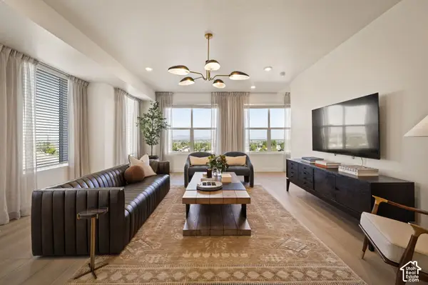 4046 S Sandridge Dr W #UNIT 4, Roy, UT 84067