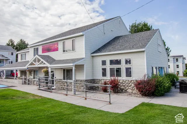 487 S 3rd W, Rexburg, ID 83440 - #1