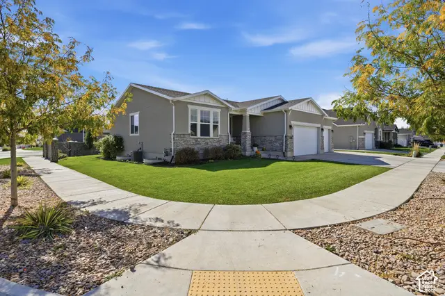 1427 W Ledgebrook Ln, Lindon, UT 84042 - #1