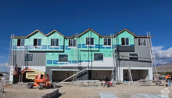 423 W 370 S #20, Hyde Park, UT 84341