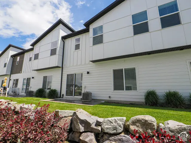 565 N 225 E, Providence, UT 84332 - #3
