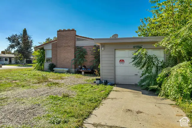 1855 E Brookhill Dr, Cottonwood Heights, UT 84121 - #3