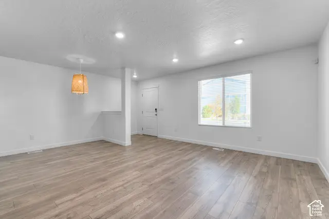 252 N Portside Ln W, Saratoga Springs, UT 84045 - #3