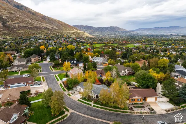 11528 S Summerfield Ln, Sandy, UT 84092 - #3